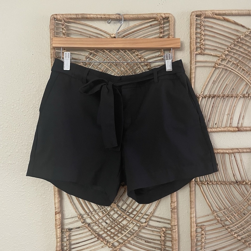 Banana Republic Black Dress‎ Shorts Tie Waist 4 in Inseam Women's Sz 6 B37